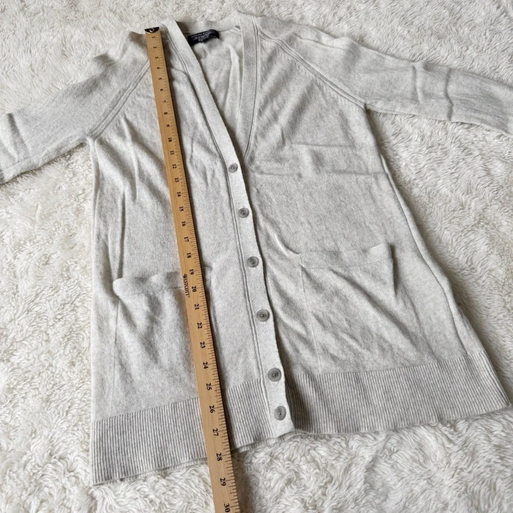 Banana Republic Woman Beige Extra Fine Merino Wool Blend Cardigan Sweater SMALL - Picture 4 of 6